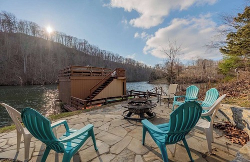 Pulaski Cabin | Spacious Waterfront Cabin on Claytor Lake