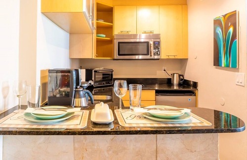 Birch Park Finger Streets House | Spacious Waterview-Central- 5 minute walk to Beach