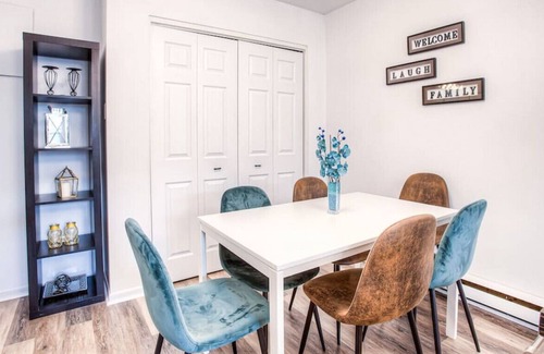 Mercier-Hochelaga-Maisonneuve Apartment | Spacious well decorated 3BR just beside Metro