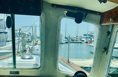 Rockport Boat Rental | Spacious yacht on the bay. Walk to beach. Bring boards, water toys!