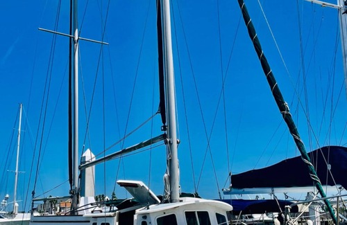Rockport Boat Rental | Spacious yacht on the bay. Walk to beach. Bring boards, water toys!