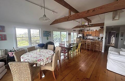 North Truro House | Spacious yet Cozy. BayViews, AC. Walk to Private Bch. The Cape Cod dream stay