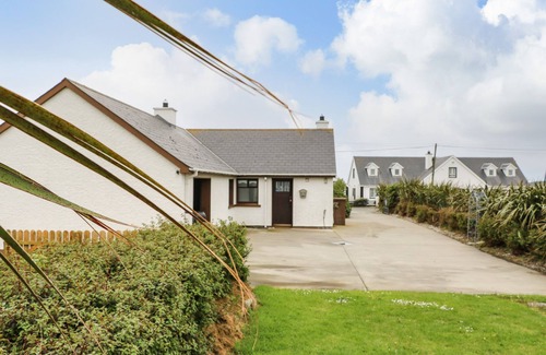 Malin Cottage | SPARKLING WATERS, pet friendly in Ballygorman, County Donegal