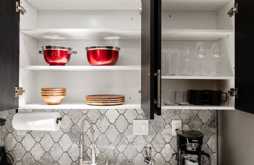 Melrose Condo | SpeakEasy Suite w/Fireplace. Free street Parking