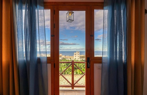Garachico Ski Chalet | Special Home w/Tropical Garden/Near Seaside