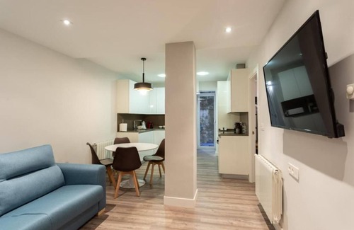 Uribarri Apartment | Special place, large patio, next to the town hall