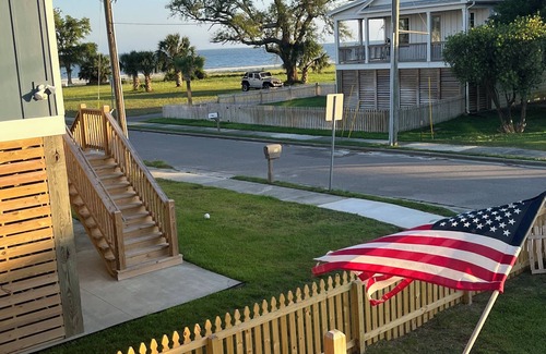 Gulfport Cottage | Special Snowbird rates! Beach View,Fenced in yard,3 BR & 2 baths.