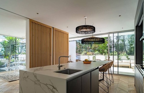 Saint-Clement-de-Riviere House | Spectacular architectural villa with views