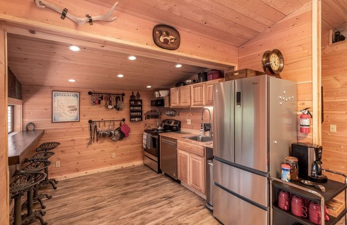 Bozeman Cabin | Spectacular Cabins on Gallatin River!