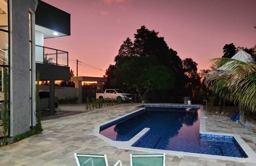 Mairinque Cottage | spectacular chacara c heated pool air cond closed