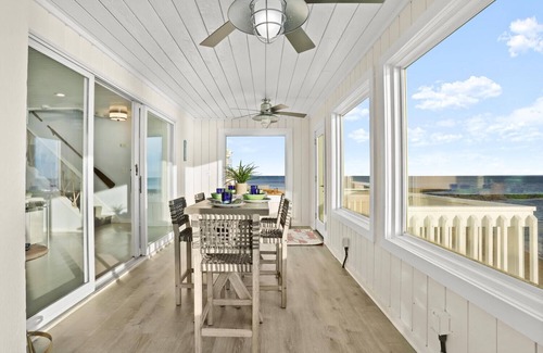 Fairfield House | Spectacular direct waterfront with rooftop hot tub 360 degree views.