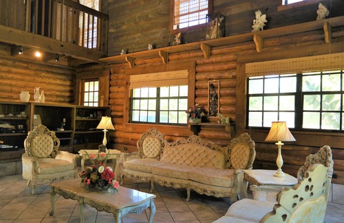 Interchange Square House | Spectacular Lodge (Pool, Spa, Pond, Acreage) Home in Beautiful Sunshine State