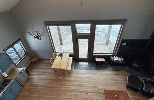 Roscoe House | Spectacular Mountain Cabin in the heart of East Rosebud Mountains