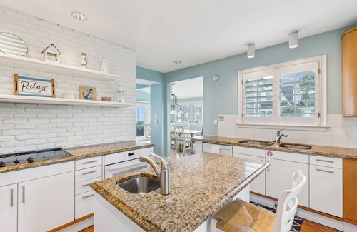 Kennebunk House | Spectacular Oceanfront Beach House on Gooch's Beach