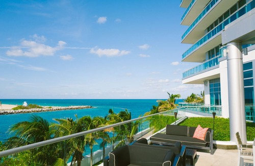 Bal Harbour Apartment | Spectacular Private Studio at 5 Star Hotel Bal Harbour Miami Beach- 2 Queen Beds