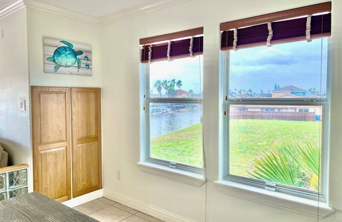 Corpus Christi House | Spectacular Sunsets! Private Pool & Spa on Canal - Walk to Beach & Restaurants!