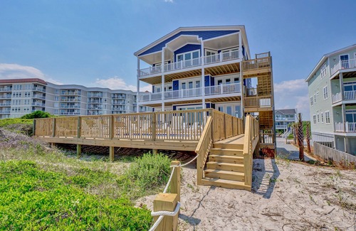 Sneads Ferry House | Spectacular 9 Bedroom Luxury Oceanfront sleeps 40 Heated Pool* + Hot Tub*!