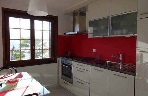 Montreux Apartment | Spectacular view! Very nice apartment overlooking the lake and the mountains!