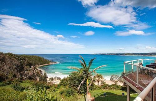 Mollymook Beach House | Spectacular Views - steps from Mollymook Beach