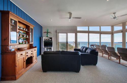 Mollymook Beach House | Spectacular Views - steps from Mollymook Beach