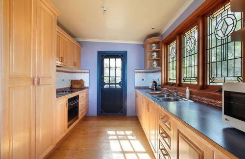 Mollymook Beach House | Spectacular Views - steps from Mollymook Beach