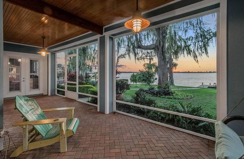 Cypress Gardens House | Spectacular Waterfront Home in Winter Haven