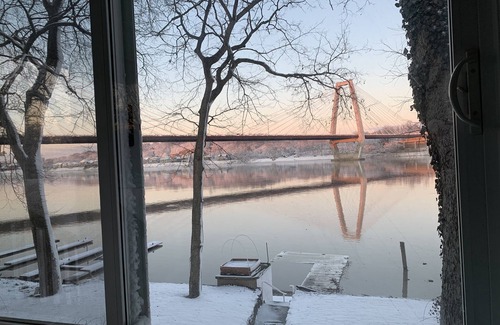 Prospect House | Spectacular waterfront house!