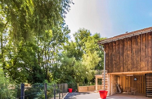 Corre Apartment | Spend a relaxing holiday in nature in this holiday apartment.
