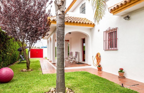 Sector F - Flamenco House | Spend a sunny vacation in this vacation home in Matalascanas.