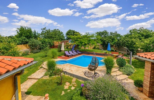 Cabrunici House | Spend unforgettable vacations in this oasis for the whole family!