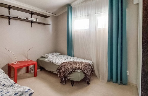 Billesholm House | Spend wonderful vacations in this vacation home with outdoor pool and jacuzzi