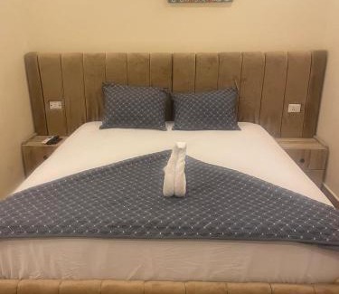 Giza Hotel | Sphinx palace pyramids view inn