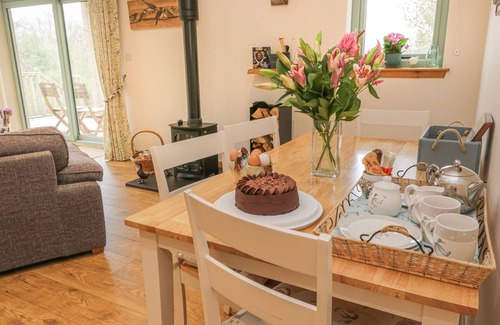 Roybridge Cottage | SPINNYFIELD, with open fire in Roy Bridge