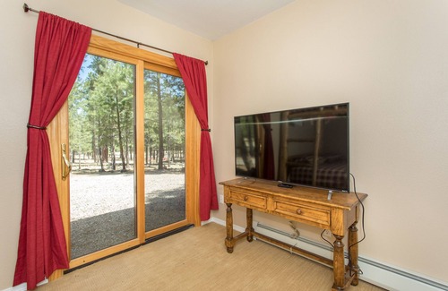 Flagstaff Cottage | Spirit hollow cottage. This beautiful super quiet Cottage sits on 2.5 acres