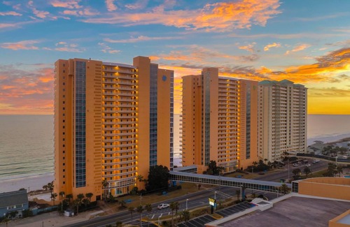 West Panama City Beach Condo | Splash Beach Resort by Panhandle Getaways