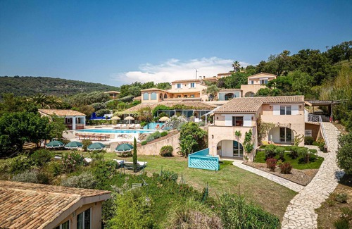 Les Restanques Apartment | Splendid Flat in Provencal Villa 1br/3p
