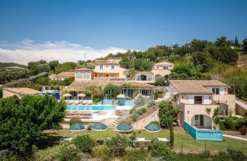 Les Restanques Apartment | Splendid Flat in Provencal Villa 1br/3p