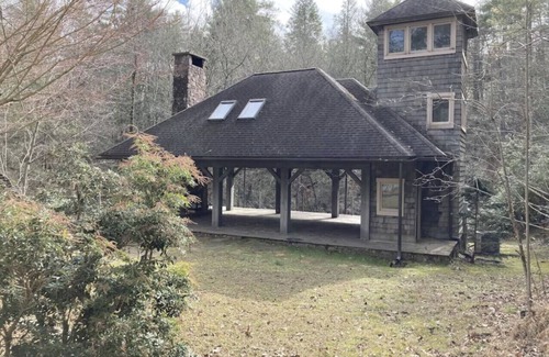 Wiley Apartment | Splendor Mountain Shadow Rock Pavilion & Bungalow