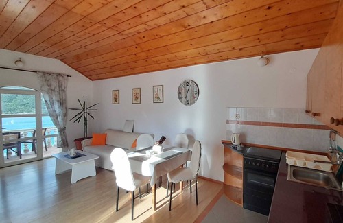 Govedari Apartment | Sponga 2 Apartment with balcony and sea view