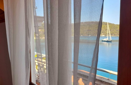 Govedari Apartment | Sponga 2 Apartment with balcony and sea view
