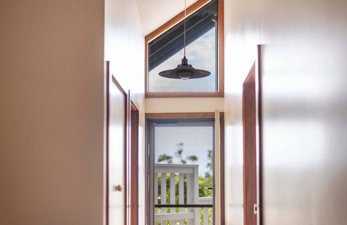 Angourie House | Spooky Beach Lodge - Oceanstays - Pet Friendly