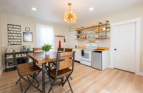 Beverly Condo | *Spooky Halloween 5Br Home|Salem+Beverly|Parking