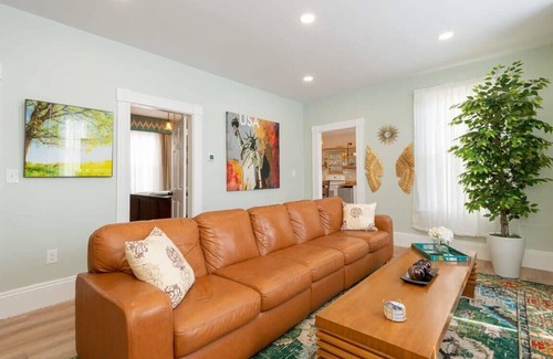 Beverly Condo | *Spooky Halloween 5Br Home|Salem+Beverly|Parking