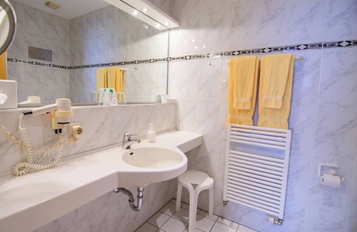 Ortsmitte Hotel | Sporthotel Zum Hohen Eimberg