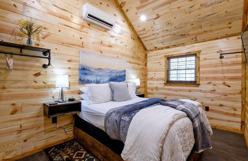 Smithville Cabin | Sportsman's Hideaway!