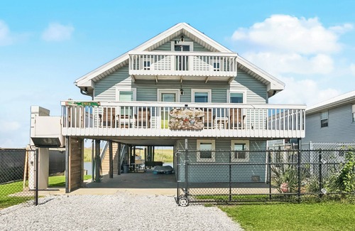 Slidell House | Sportsmans Retreat in Paradise! Bayou Bungalow near New Orleans Sleeps 10
