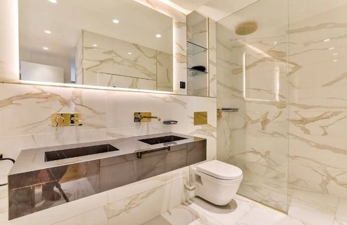 Leek Apartment | Spotless and comfortable house