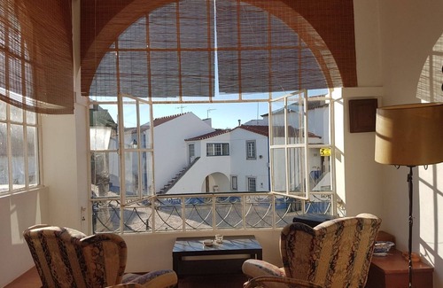 Carvalhal Benfeito Villa | Sprawling Villa near Alenquer