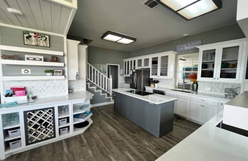 Cedar Creek Reservoir House | Sprawling Waterfront Haven with Private Dock & Boat Rental Option