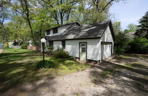 Spring Lake House | Spring Lake Cottage. 3 night reservations allowed, weeklong discounts available